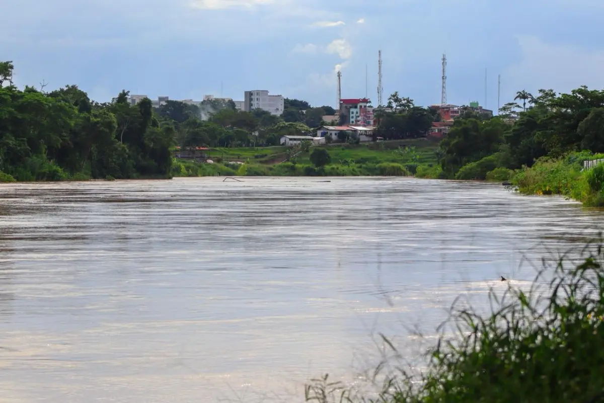 Rio Acre em Brasileia mostra estabilidade e atinge 10,04 m nesta quinta
