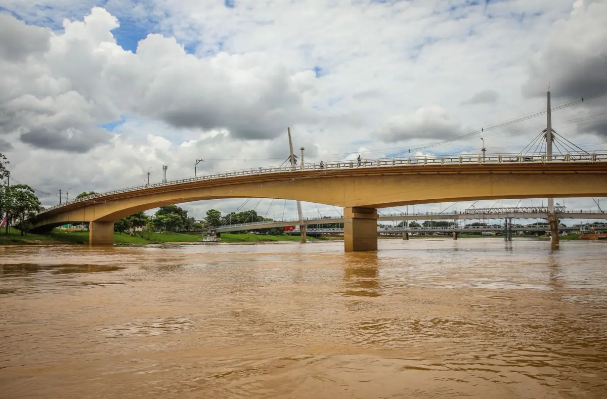 Transbordamento do Rio Acre leva 11 pessoas ao Parque de Exposições Wildy Viana