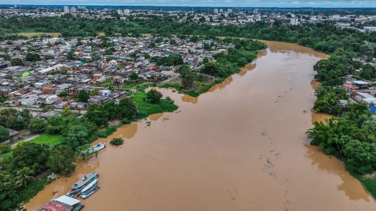 Enchente do rio Acre leva à vistoria de 12 bairros para prevenir riscos elétricos