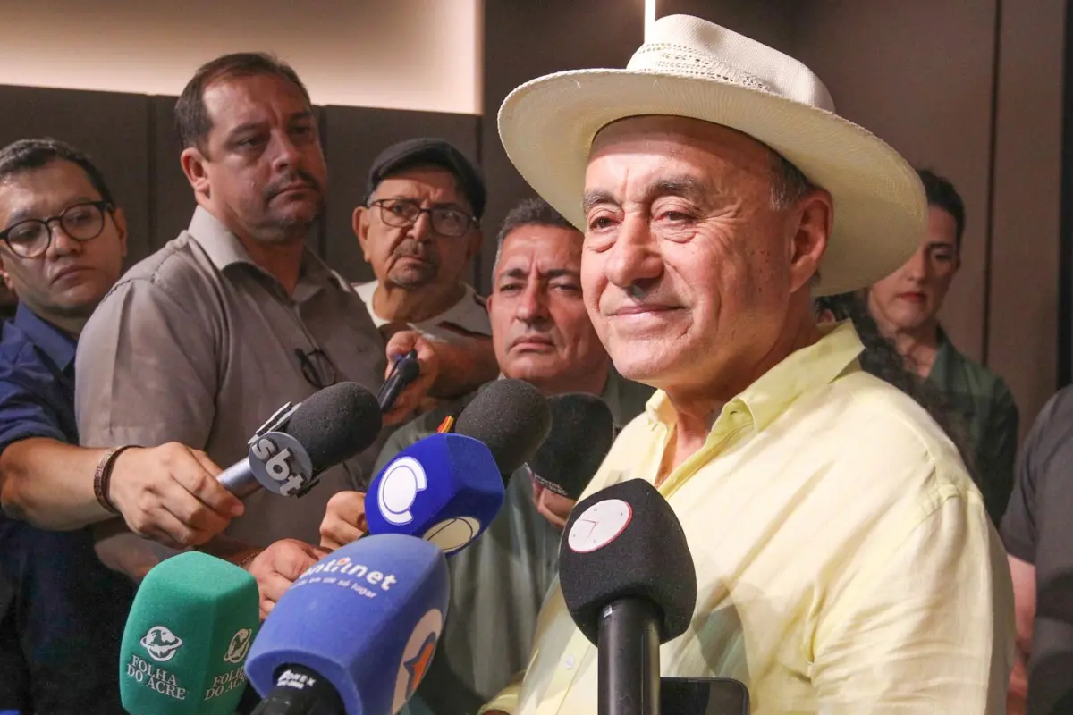 Emocionado, Bocalom anuncia pré-candidatura ao governo e promete “mexer no tabuleiro político” do Acre