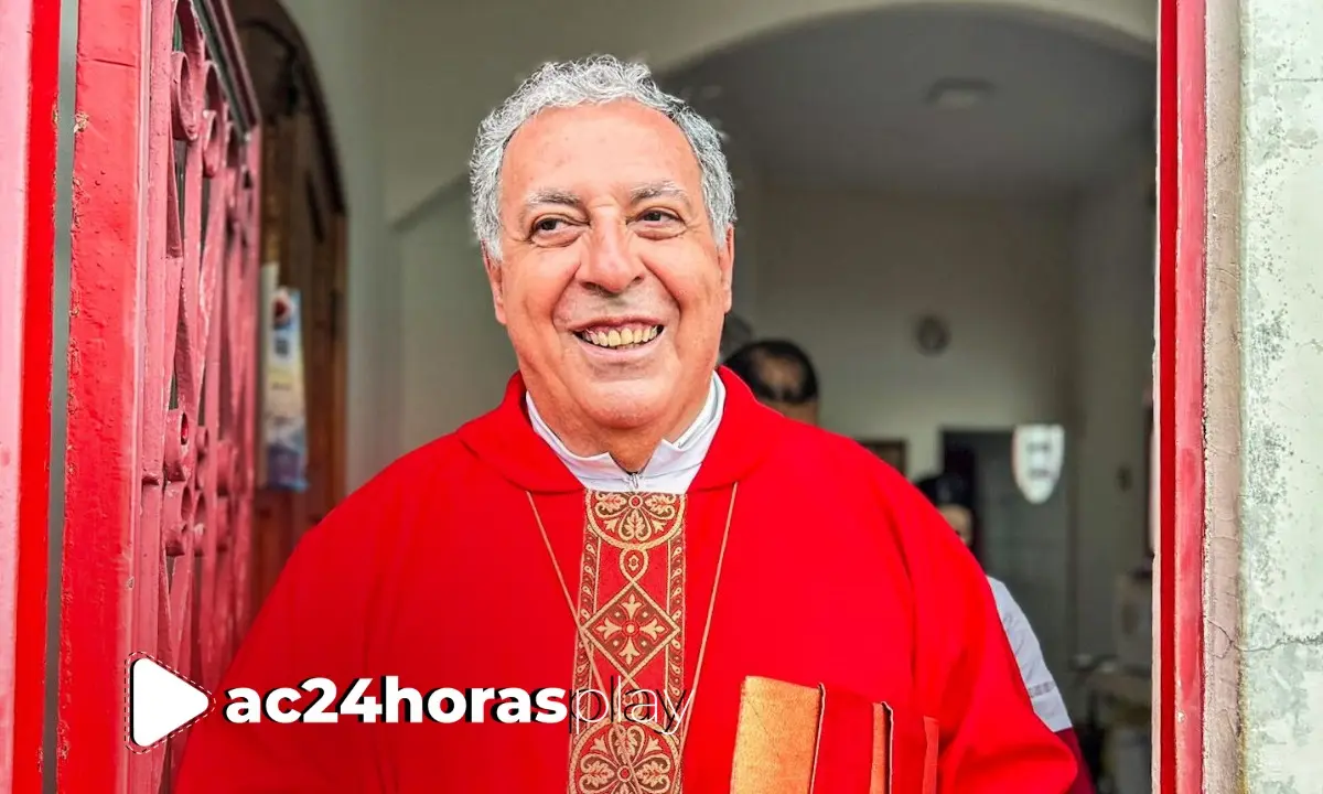 Mesmo sob chuva, fiéis mantêm tradição na procissão de São Sebastião