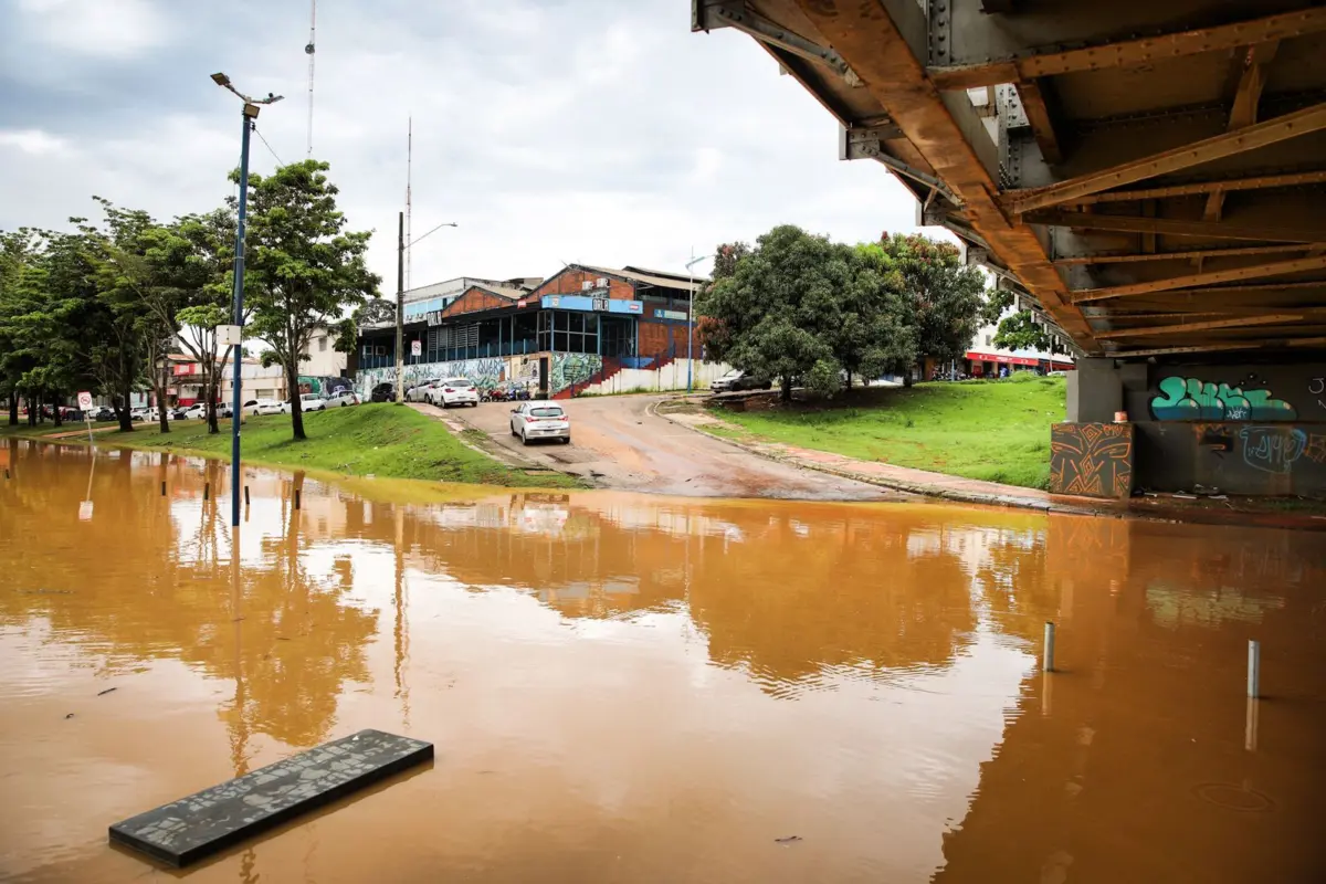 Rio Acre sobe novamente e segue acima da cota de transbordo