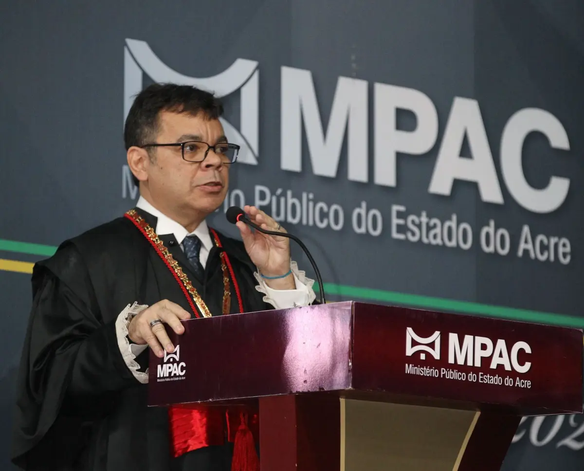 Oswaldo D’Albuquerque convoca 10 novos promotores de Justiça durante posse no MPAC