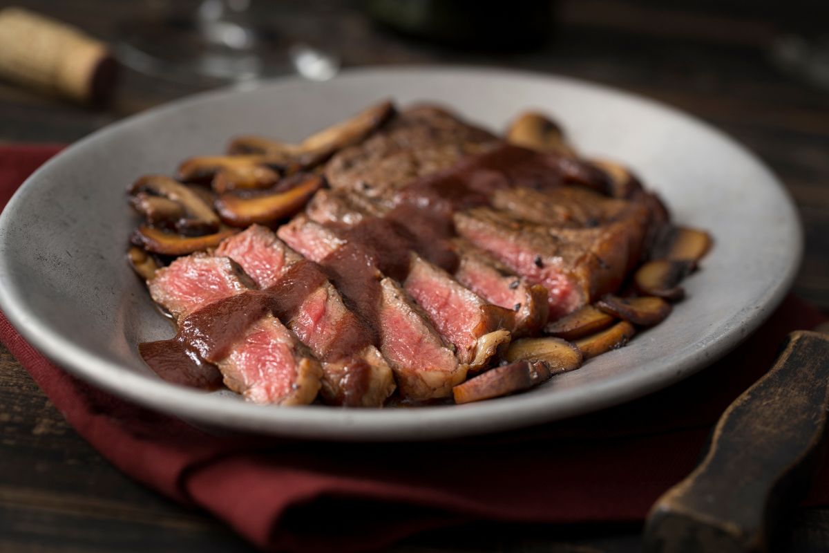 Faça bife na air fryer, economize gás e aposente de vez a frigideira