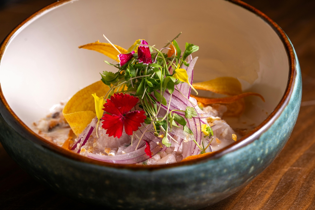 Ceviche de pescada branca com toque oriental: prato elegante e leve