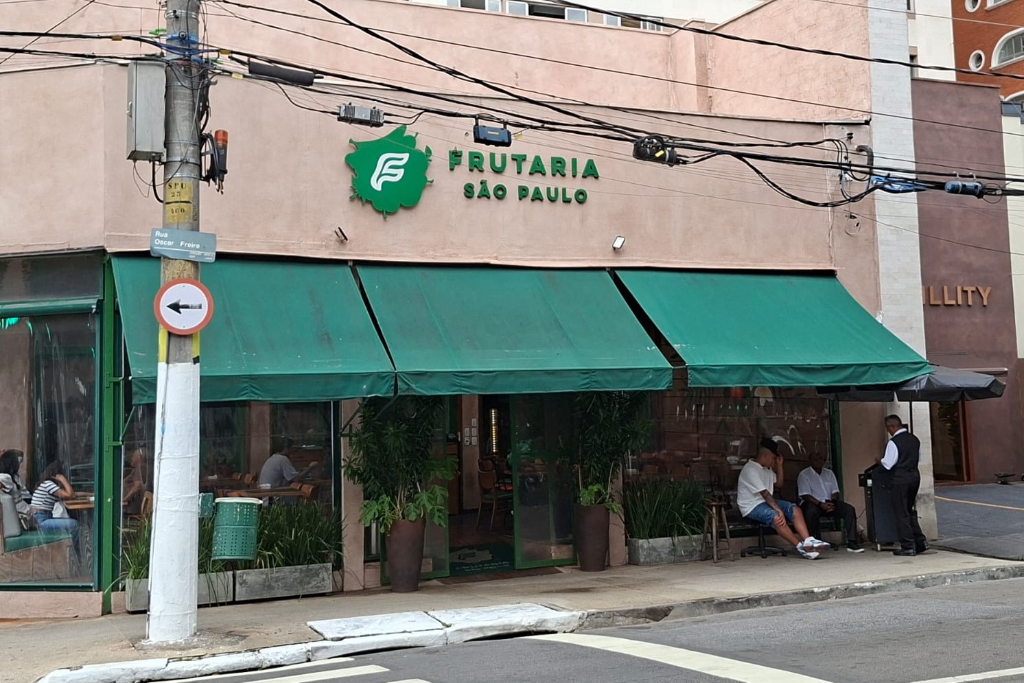 Caso Master: cunhado de Vorcaro teve loja multada por valet em SP