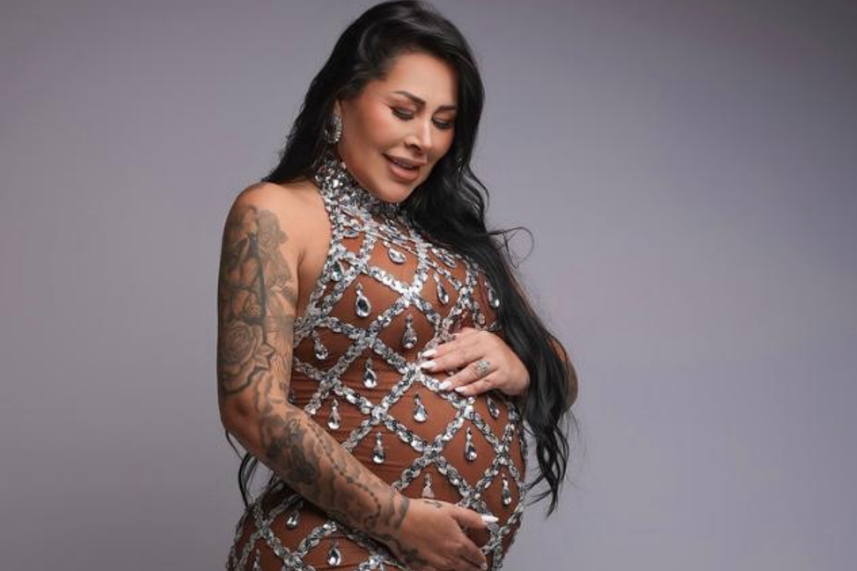 Grávida, Adriana Muller revela condição rara na gestação