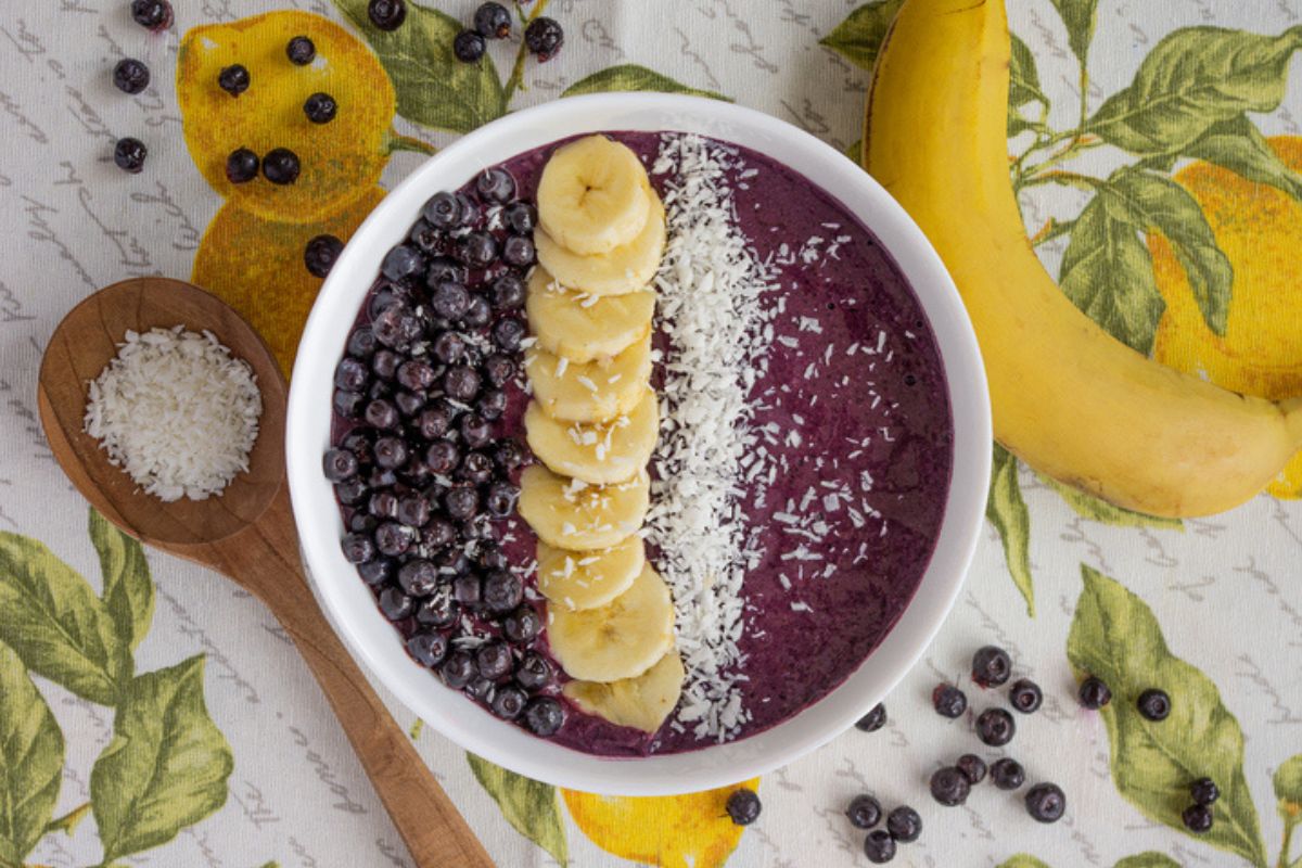 Saiba por que você deve apostar no açaí e na granola no pós-maratona