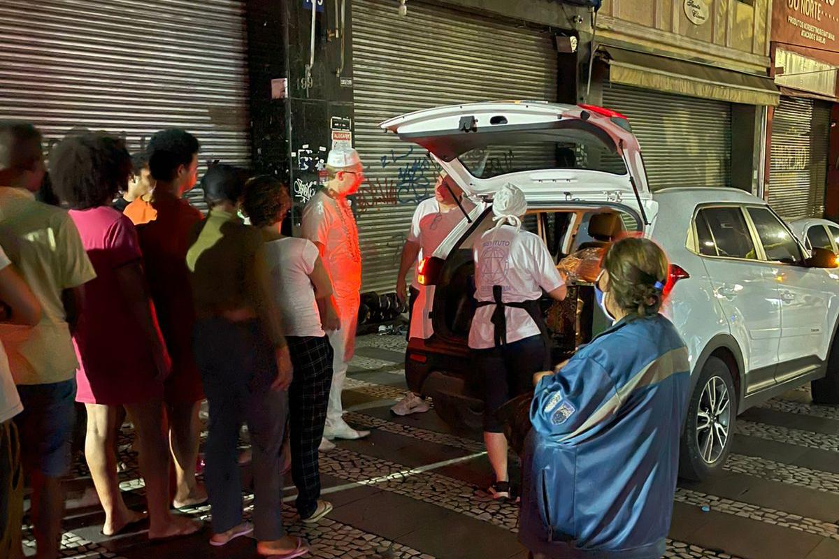 Umbandista diz que Universal tumultuou ação social: "Comida do diabo". Vídeo