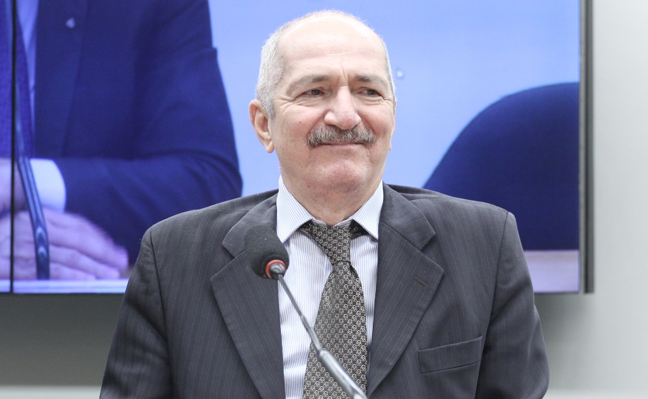 Aldo Rebelo lança pré-candidatura ao Planalto com críticas ao STF