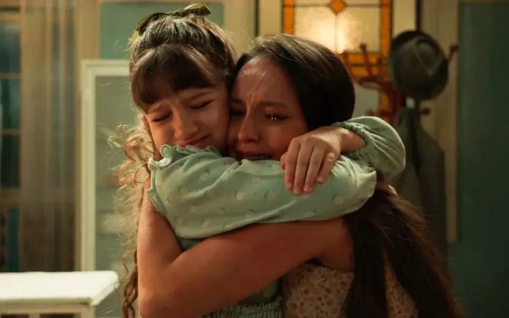 Finalmente: Estela revela que é a mãe de Anabela em Êta Mundo Melhor!