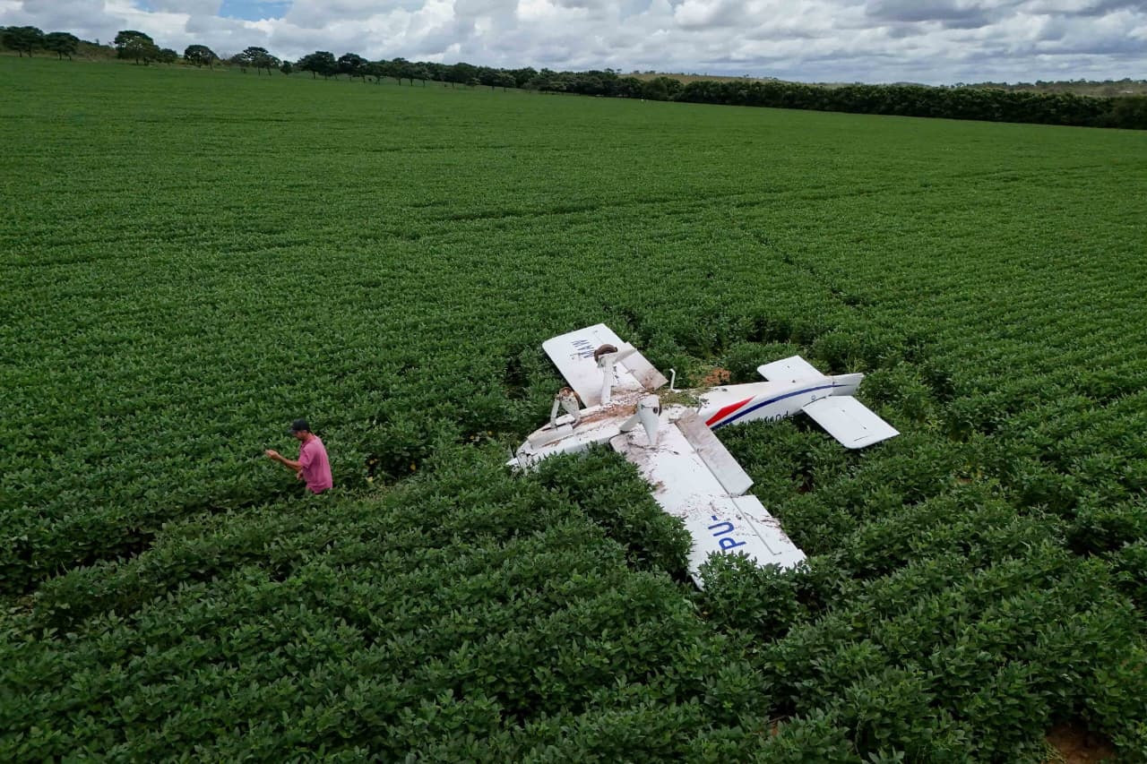 Cenipa vai investigar pouso forçado de avião em fazenda no DF. Vídeo