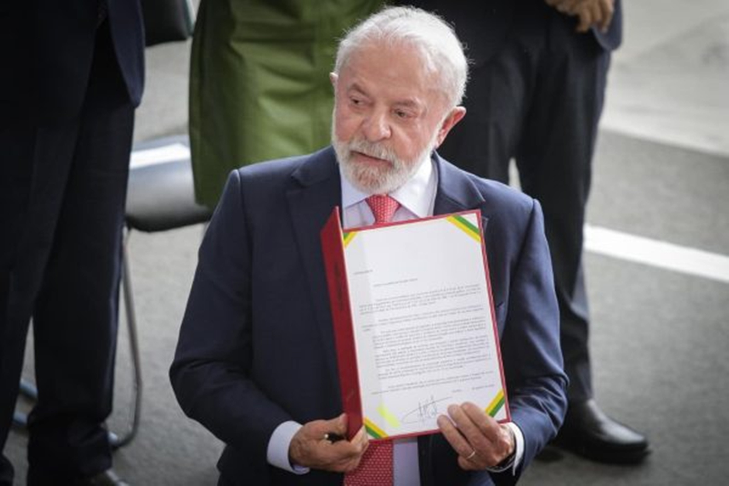 Lula sanciona Orçamento de 2026 com veto de R$ 400 milhões em emendas