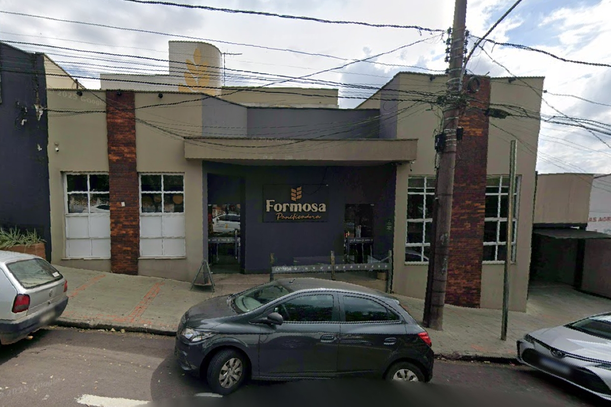 Balconista planeja assalto à padaria onde trabalha e acaba presa