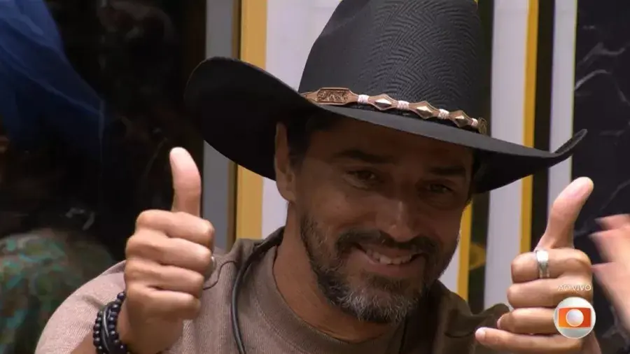 Tadeu Schmidt coroa Alberto Cowboy como 1º Líder do BBB 26; confira VIP