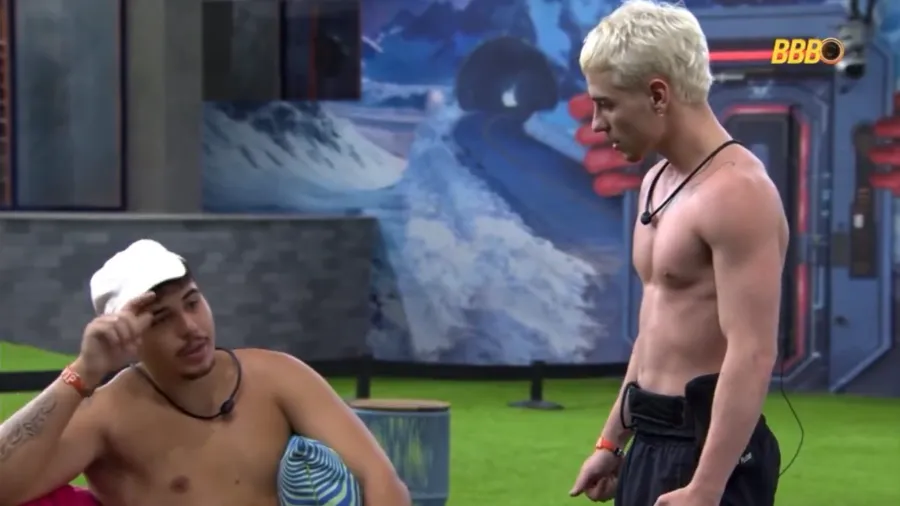 Pedro suja casaco de Marina Sena e Juliano se revolta: ‘Vai tomar no c*’