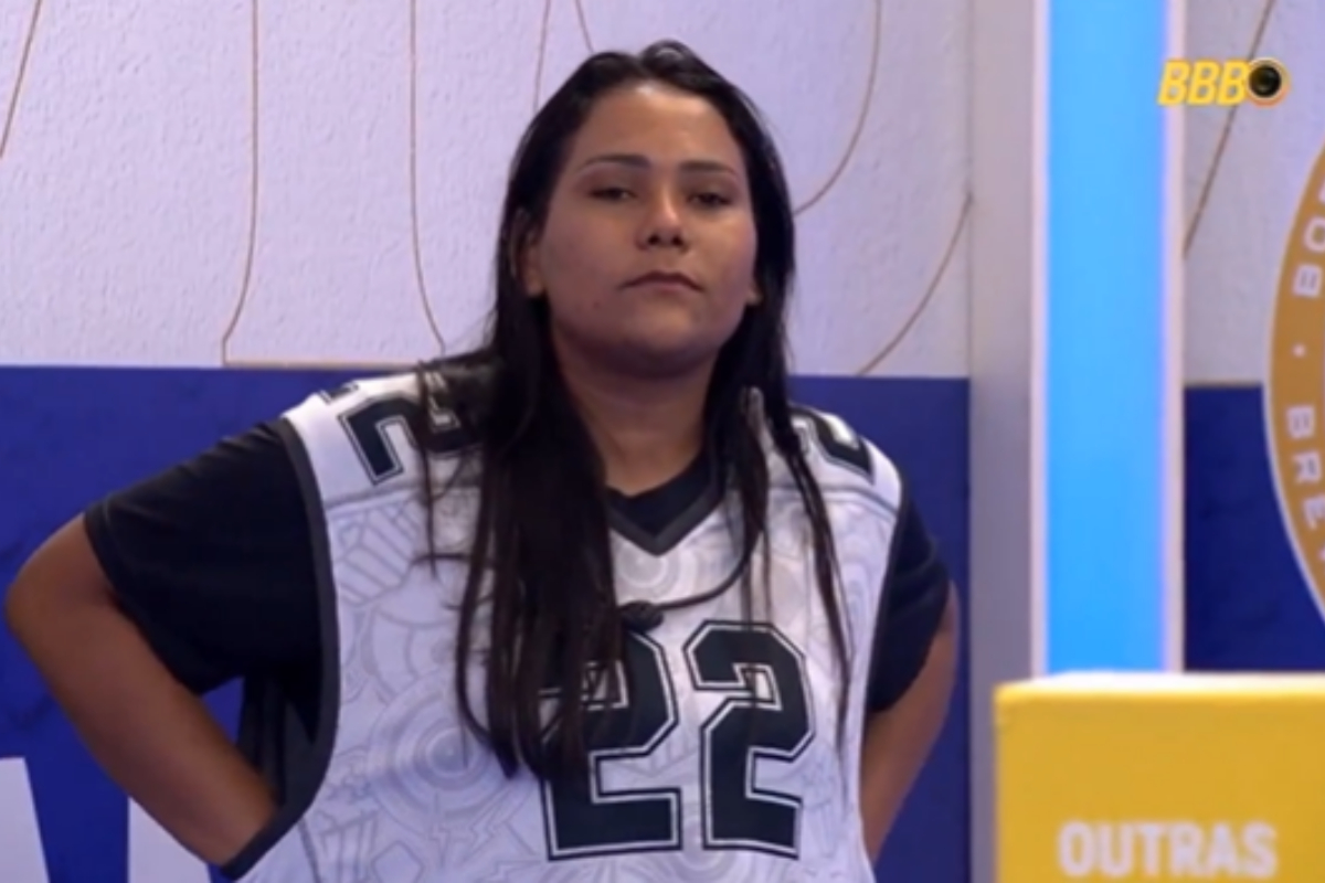 BBB26: Tadeu Schmidt quebra protocolo e repreende Chaiany; assista