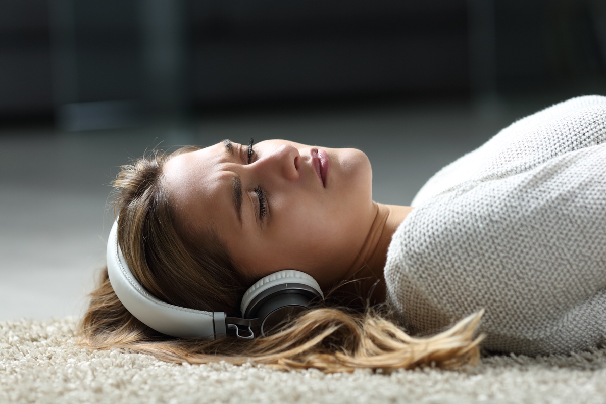 Estudo explica por que algumas pessoas não são felizes ouvindo música