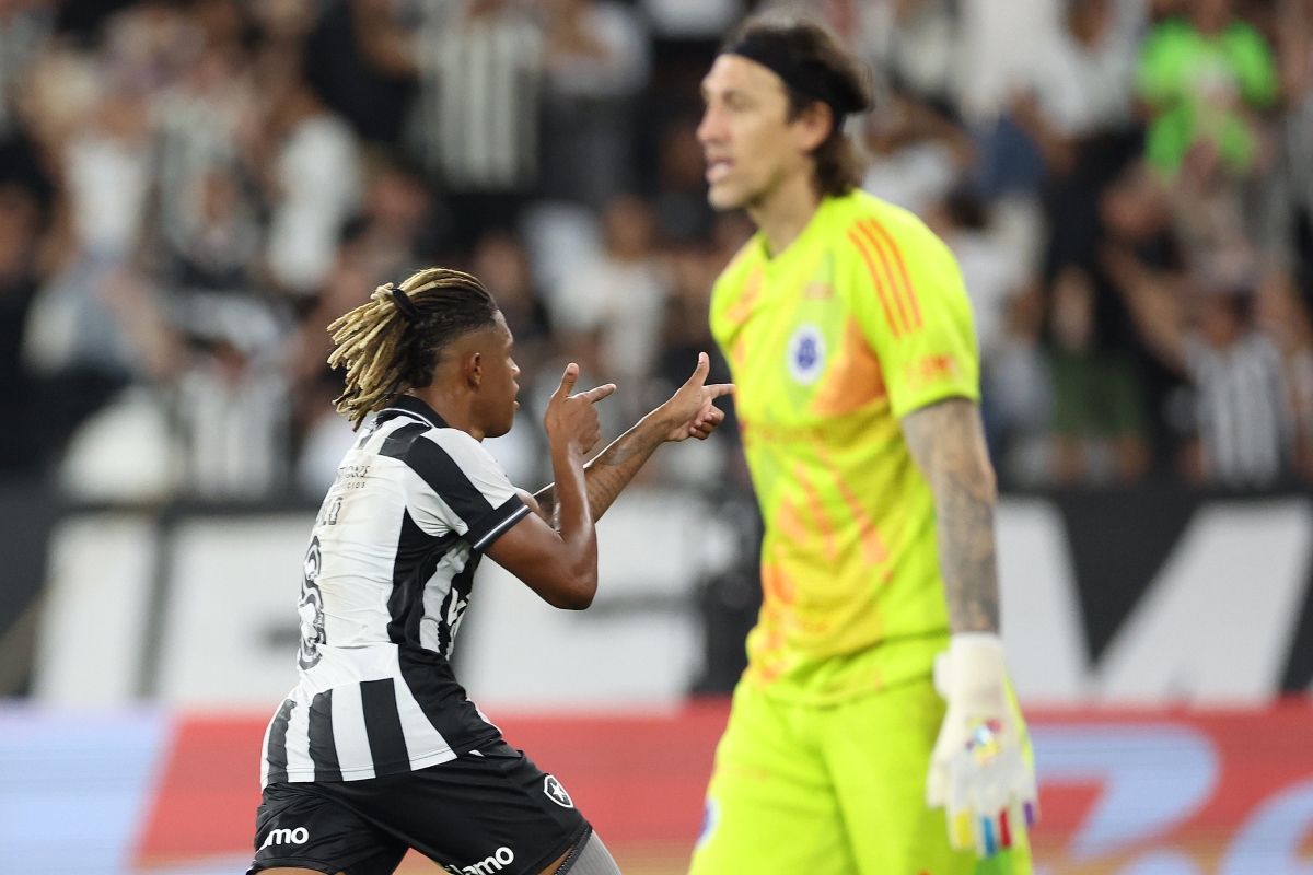 Com goleada, Botafogo quebra tabu de quase 10 anos contra o Cruzeiro