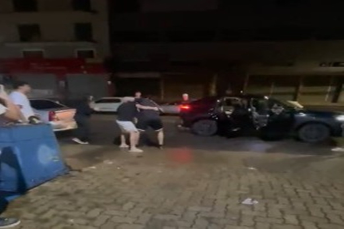 “Pedimos orações”, diz irmã de adolescente agredido por piloto