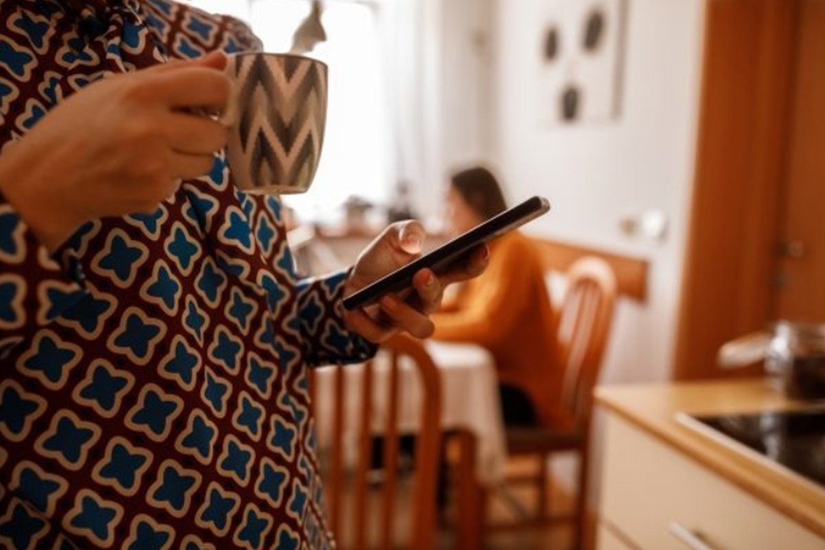 Estes signos são viciados em celular e têm relação tóxica com aparelho