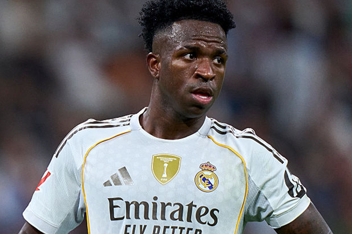 LaLiga condena insultos racistas contra Vini Jr. em eliminação do Real