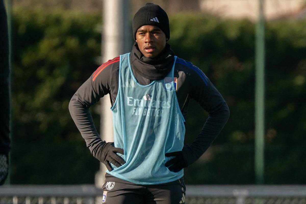 Técnico do Lyon rasga elogios a Endrick: "Jogador de quem precisamos"