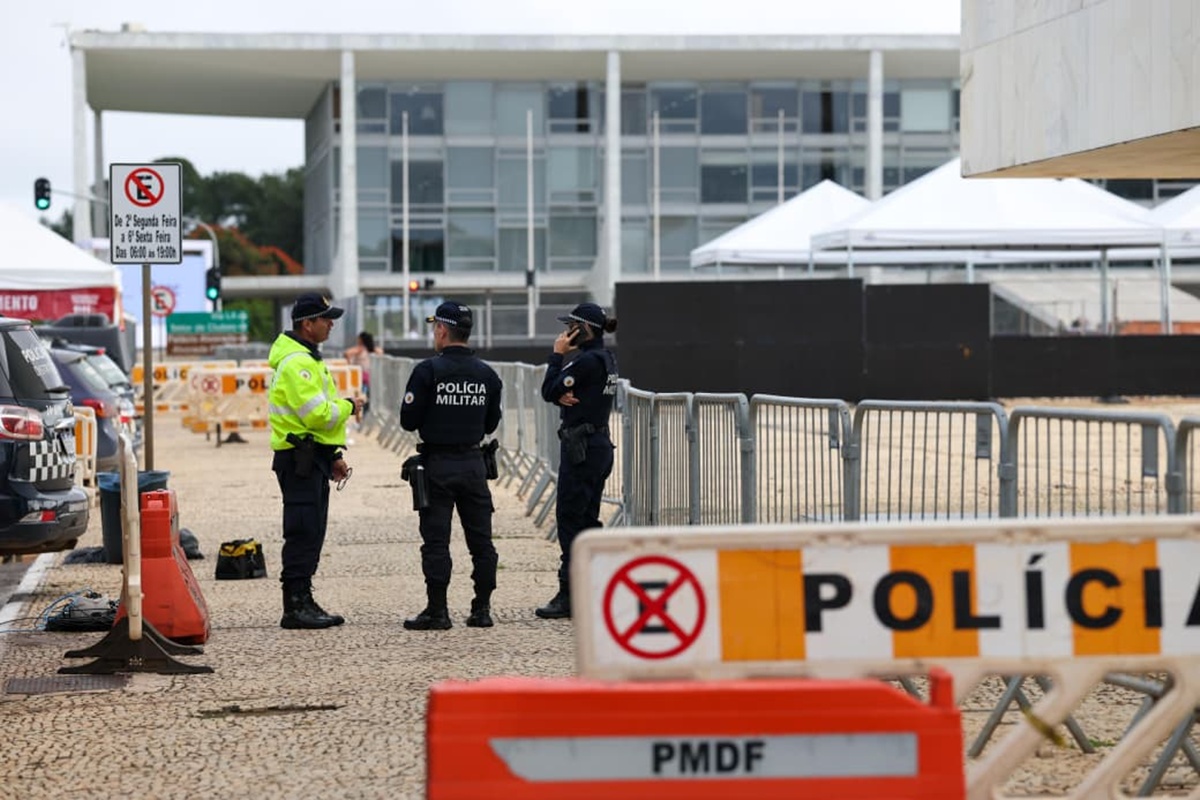 Ato do 8/1: Esplanada amanhece com bloqueios e segurança reforçada
