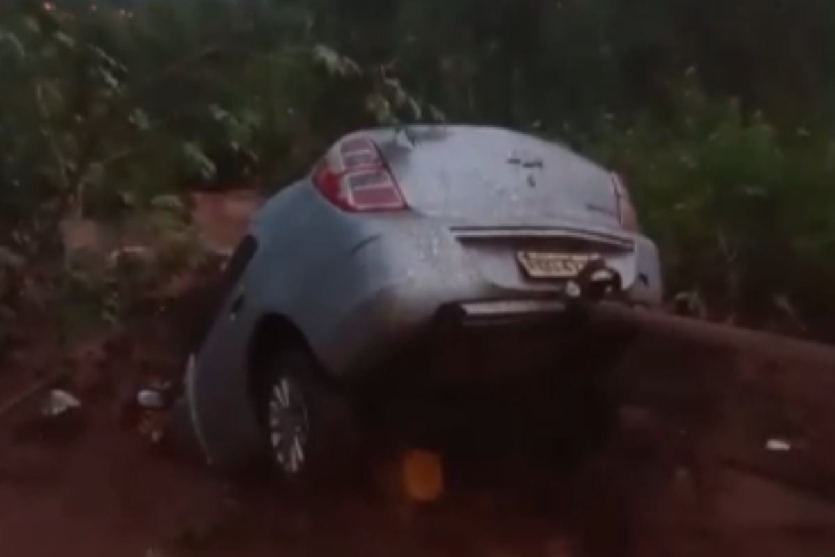 Chuva da madrugada (19/1): carro e trator são arrastados por enxurrada. Veja vídeo