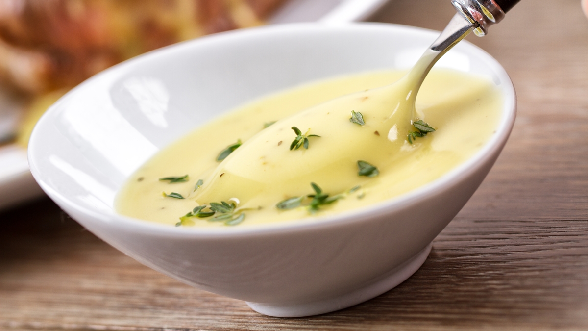 Molho beurre blanc clássico: o acompanhamento ideal para peixes fritos