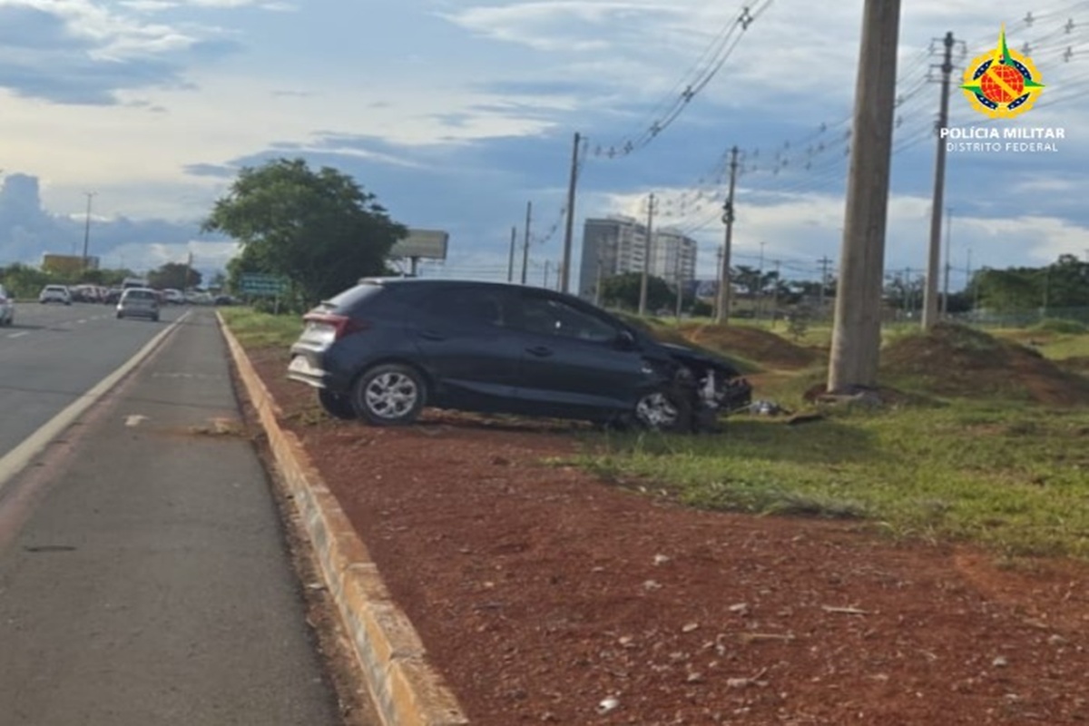 Homem armado invade área da UnB após bater em poste com carro roubado