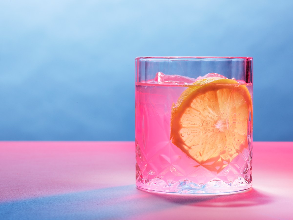 Pink lemonade: bebida refrescante para os dias quentes. Veja a receita
