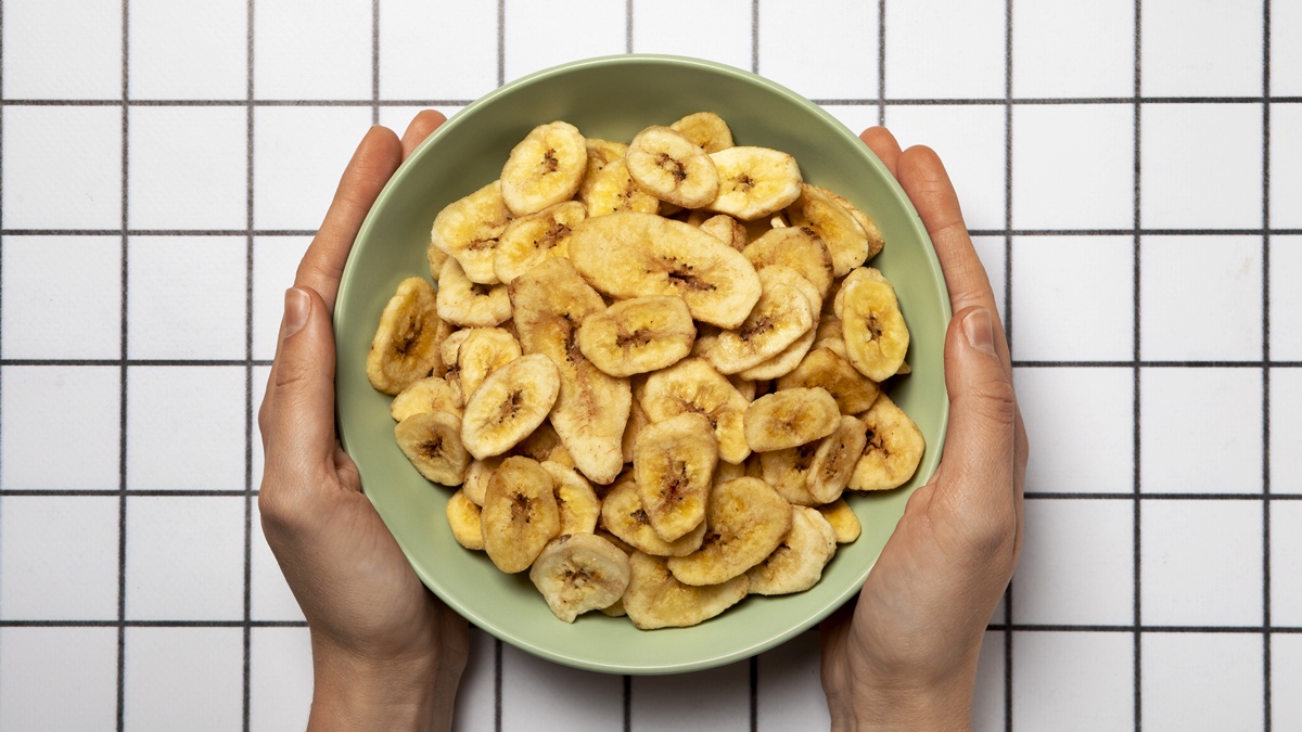 Banana chips na air fryer: belisque sem culpa o snack doce e saudável