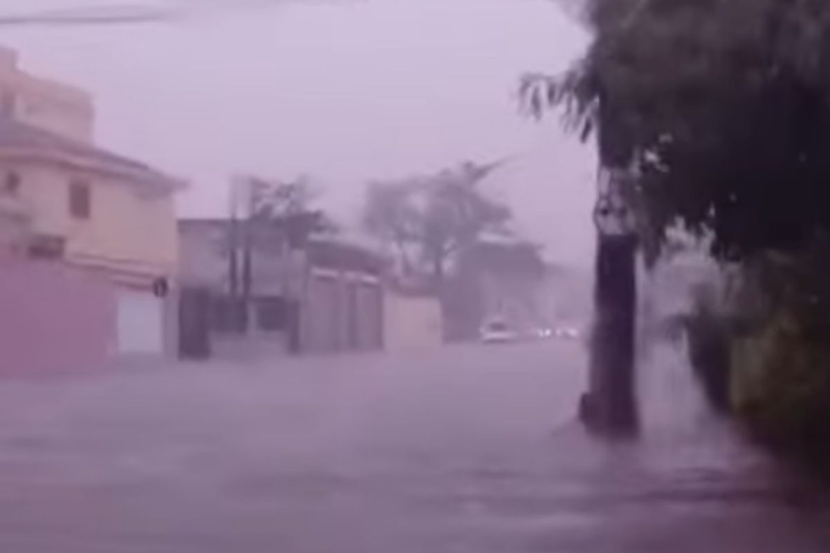 Chuvas no litoral de SP: temporal causa transtornos e alagamentos. Vídeo