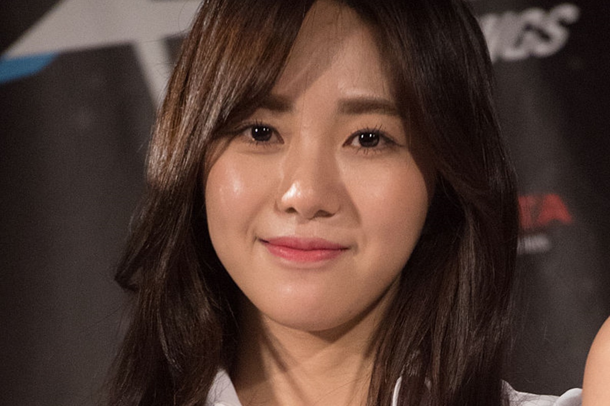 Ídolo do k-pop, Kwon Mina é socorrida após tentativa de suicídio