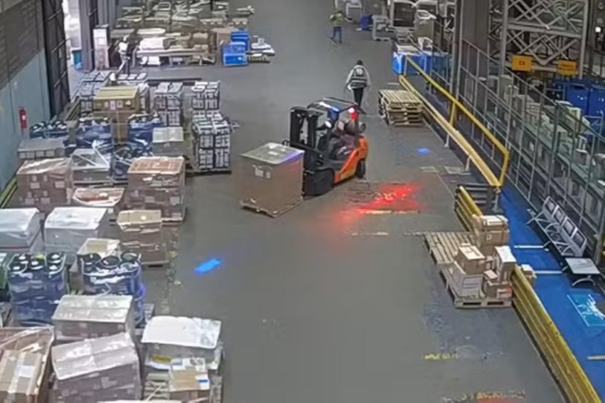 Operador de empilhadeira de aeroporto é preso por furto milionário