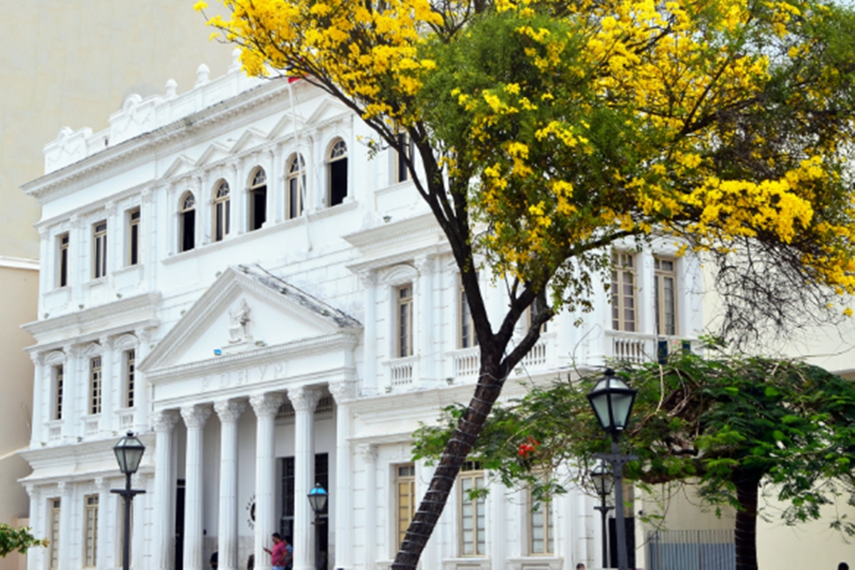 Após exoneração coletiva no Gaeco, TJ barra soltura de políticos