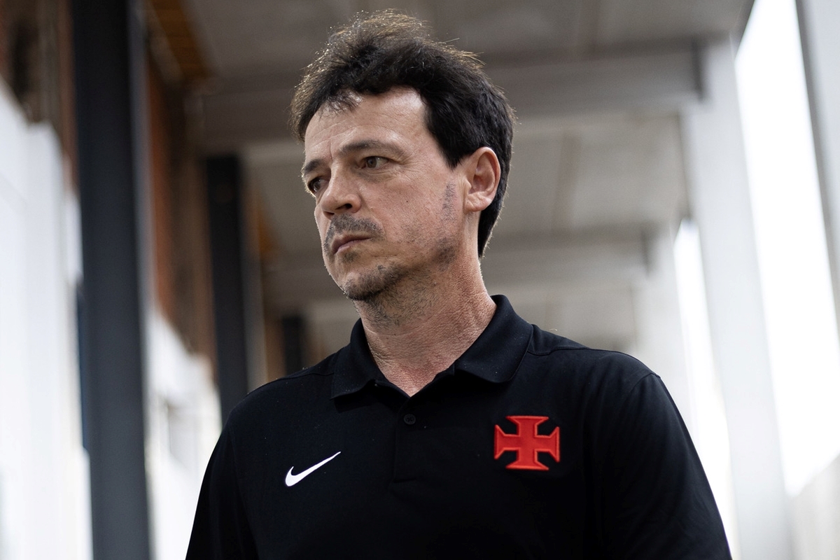 Diniz fala sobre bronca em jogadores e avalia derrota para o Mirassol