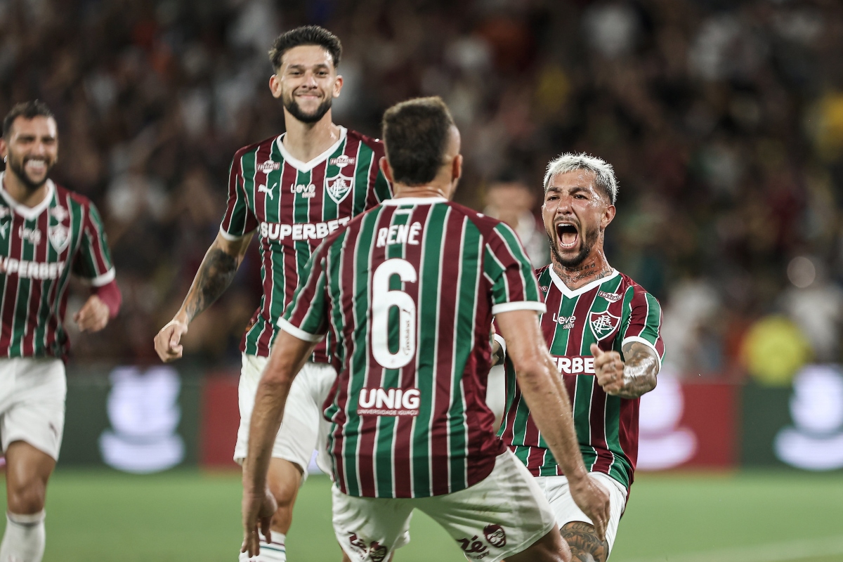 Fluminense bate Grêmio e vence em estreia no Campeonato Brasileiro