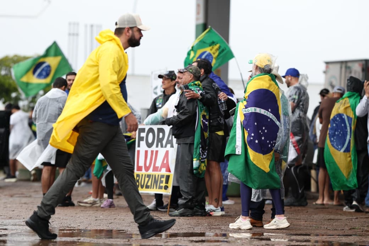 Nikolas inicia o 4º dia de caminhada pela liberdade por Cristalina