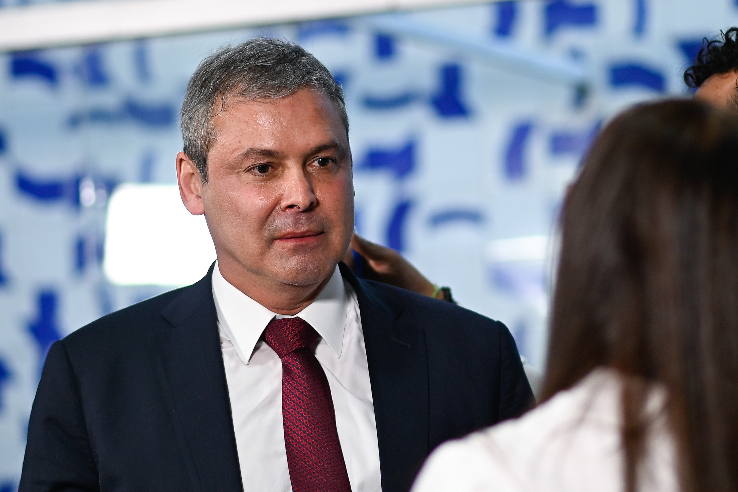 Lindbergh diz que governo fará mapa de votos para manter veto à dosimetria