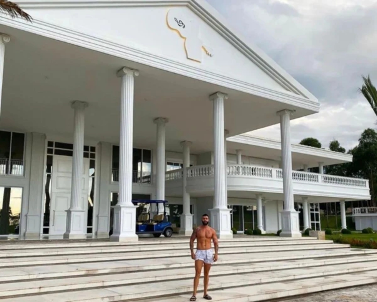 Como é a mansão de Gusttavo Lima inspirada na Casa Branca