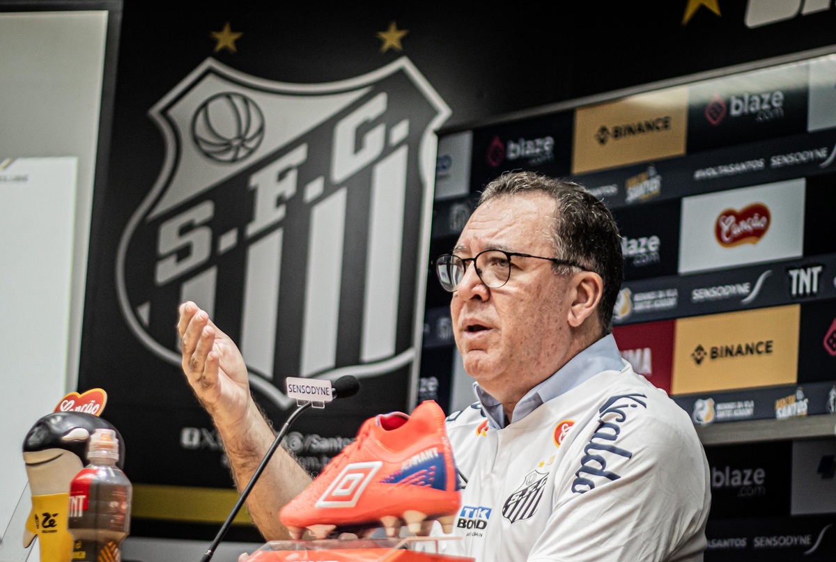 Presidente do Santos divulga número que Gabigol usará após retorno