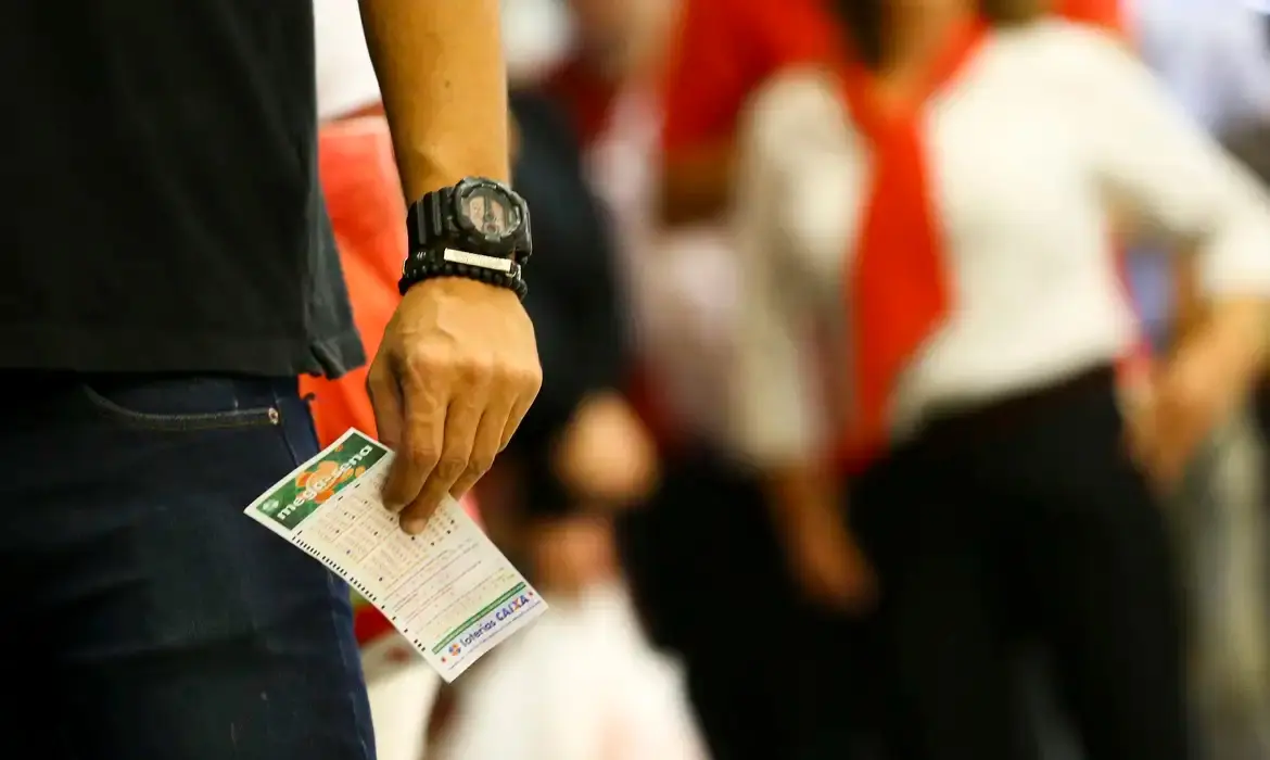 Mega-Sena acumula novamente e prêmio principal vai a R$ 115 milhões