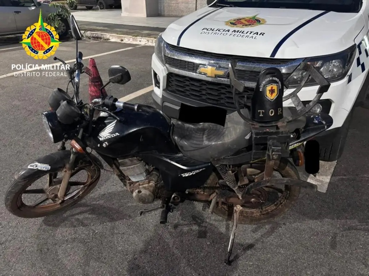 Falta de lacre em placa leva PMDF a recuperar moto furtada há 12 anos