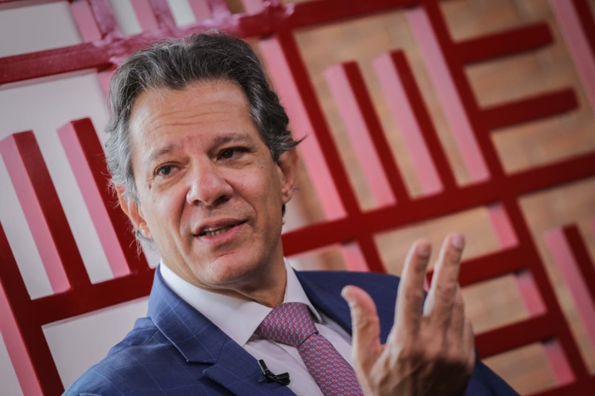 Haddad sobre candidatura: "Estou comemorando a Gleisi ter me elogiado"