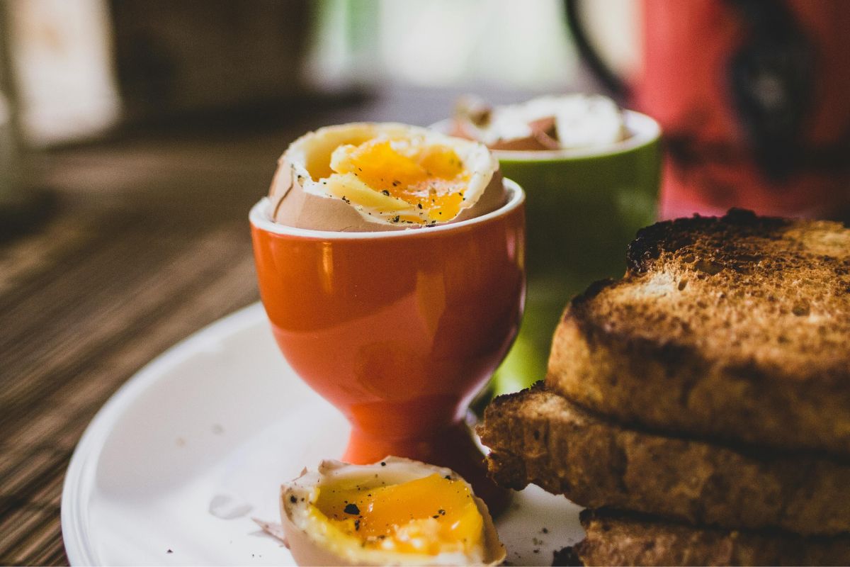 Ovo cozido sem estourar: truques simples que evitam rachaduras