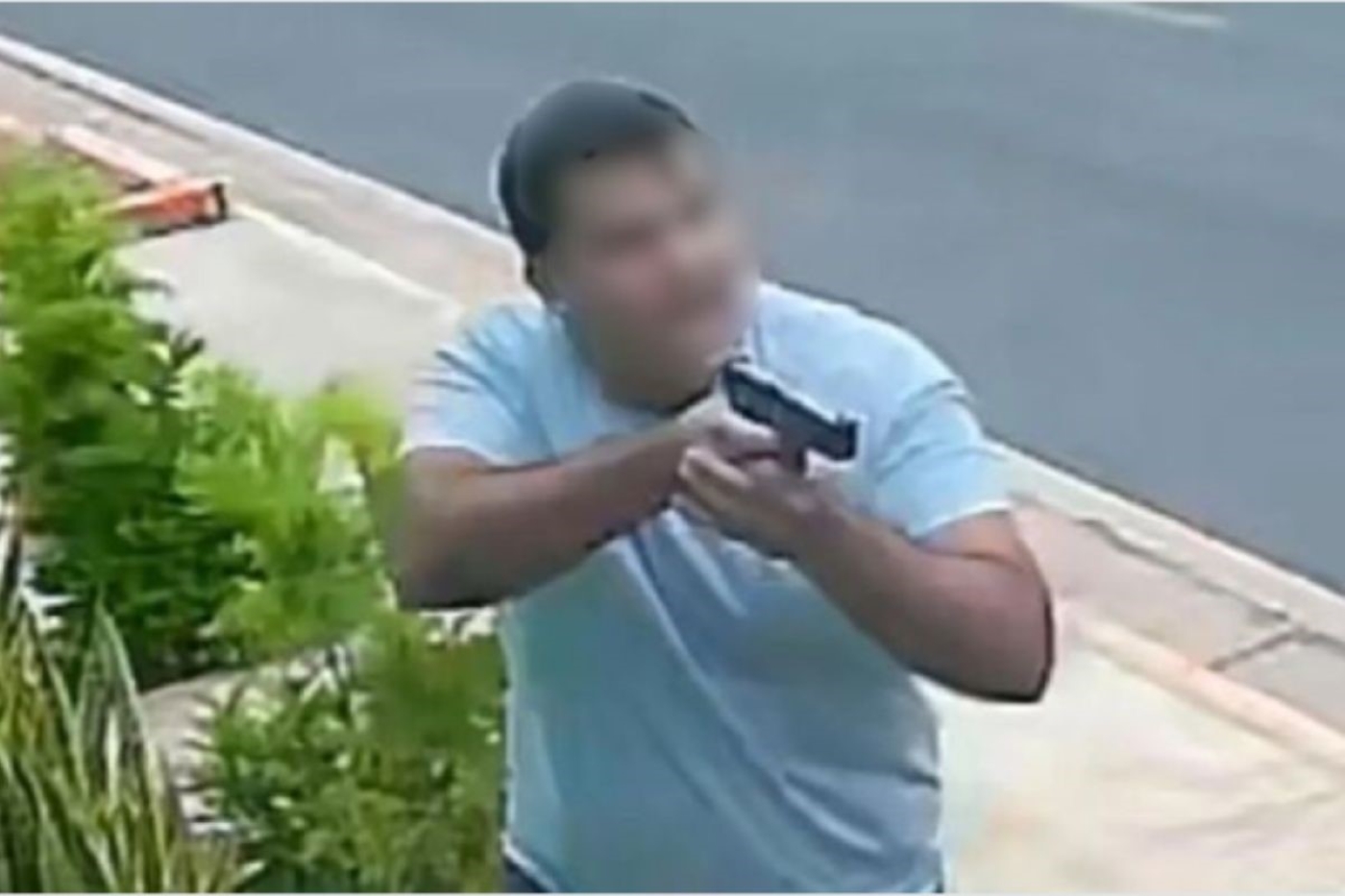 PM armado é flagrado participando de roubo de moto de R$ 45 mil em MT. Vídeo