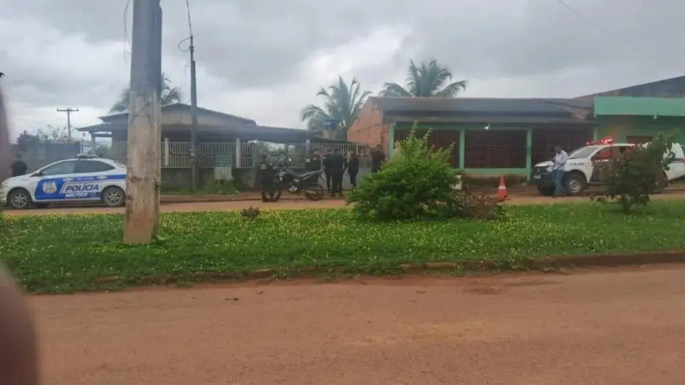 Disparos em residência mobilizam polícia e casal de agentes é levado à delegacia em Acrelândia