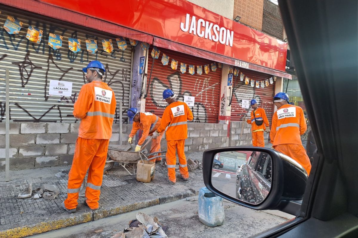 Prefeitura lacra com tijolos bares de samba do Bixiga, no centro de SP